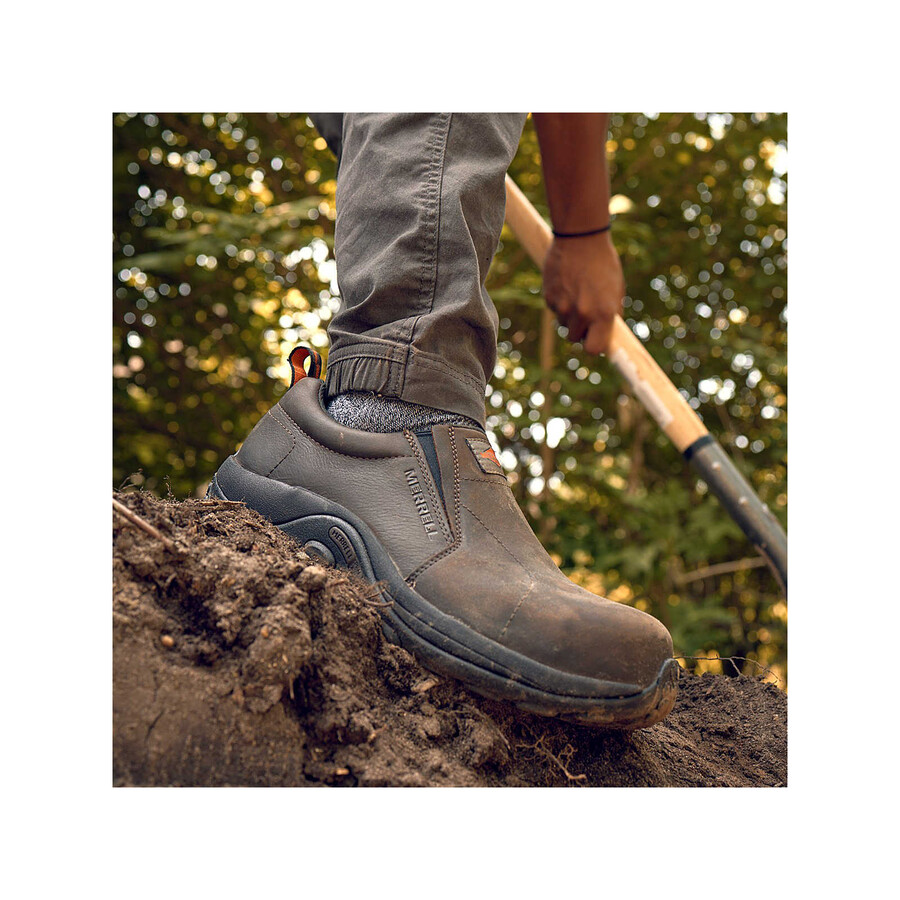 koop heren jungle moc leren schoenen met composiet neus in de kleur espresso.