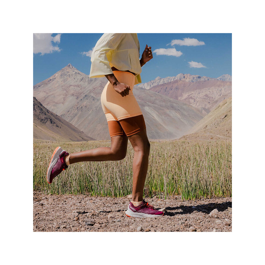 antora 4 trailrunningschoenen voor dames in de kleur calciet.